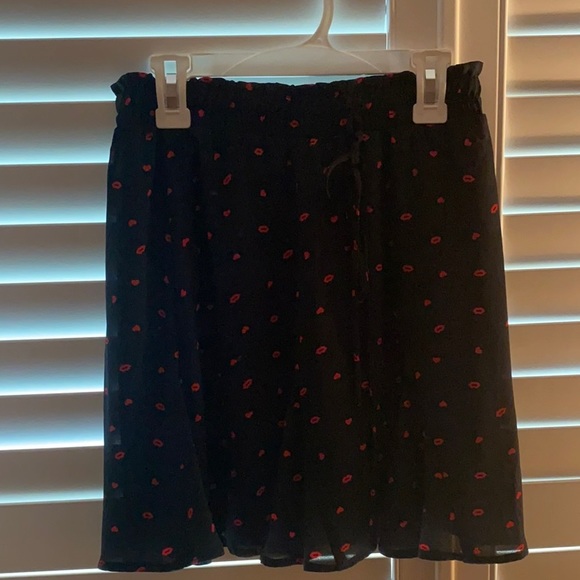 Dresses & Skirts - Lip print skirt